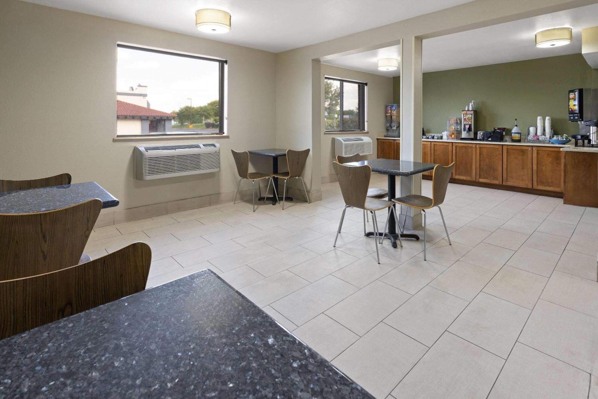 Hotel Super 8 By Wyndham Richmond Midlothian Turnpike Esterno foto